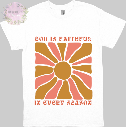 God Is Faithful In Every Season (Pink/khaki) Kids T-Shirt